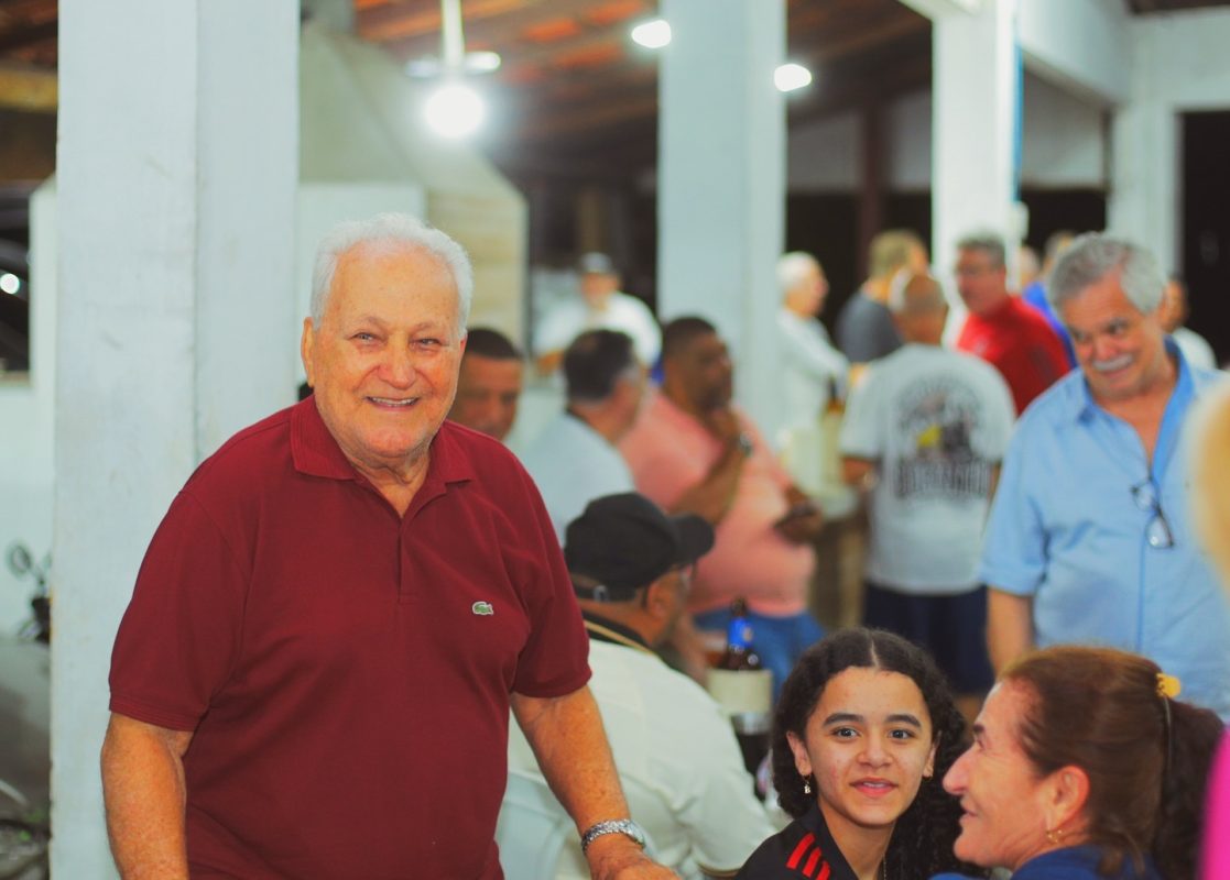 Ferraço no Clube Ita