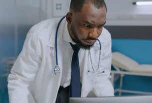 Ativistas e CFM discordam sobre cotas em residências médicas