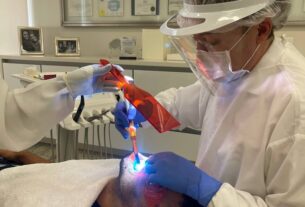 Implantes dentários para idosos: cresce foco em bem-estar