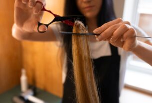 Procura por alongamento capilar cresce no mercado de beleza