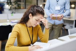 Estagnação na carreira: especialista explica como superar