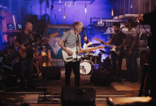 Lançamento do álbum Pé na Lama marca nova fase de Le CostaRosa