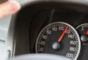 Excesso de velocidade traz riscos e consequências para CNH