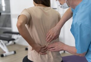 Desvios na coluna: exercícios ajudam a tratar o problema