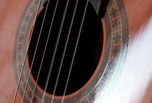 Sonekka lança novo álbum com participação de Zeca Baleiro