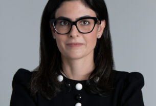 Cinthia Nespoli assume como CEO da Pearson Brasil