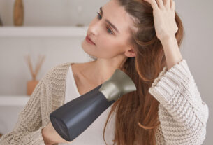 Manter os cabelos saudáveis após o verão pede algumas ações