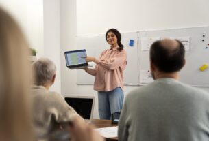 Manpower e FIEP abrem 74 vagas na educação e saúde no Paraná