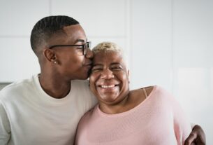 Benefício educação passa a permitir inclusão de mãe e pai