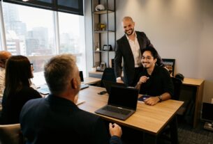 Crescimento do Salesforce impulsiona empresas do segmento