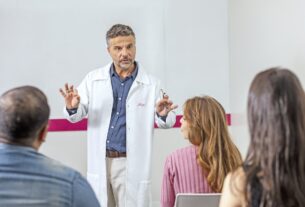 Formação em medicina abre espaço para múltiplas carreiras