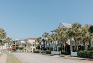 Brasileiros devem se atentar a leis e finanças antes de comprar imóveis nos EUA