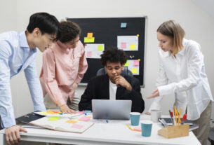 Brasileiros valorizam resolução de problemas no trabalho