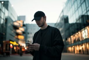 App de vídeos remove 3,5 mi de conteúdos no Brasil em 2025