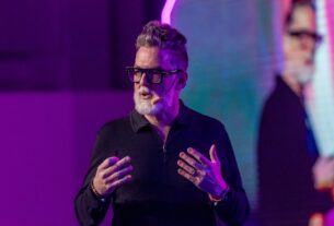 RD Summit: Neil Redding discute futuro da IA nos negócios