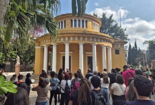 Passeio no Cemitério da Consolação celebra os Modernistas