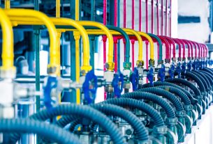 Escarfagem industrial ganha eficiência com mangueiras de borracha resistentes