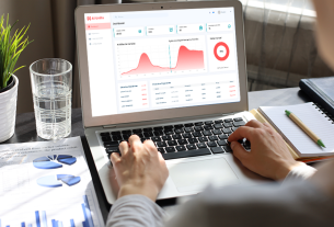 Avanço da IA impõe novos métodos à indústria de software