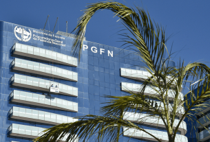 Lei endurece regras fiscais em meio a recorde de arrecadação