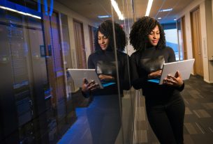 Número de mulheres que cursam tecnologia triplica em 15 anos