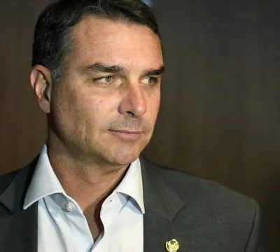 Flávio Bolsonaro é dono de bet? Entenda o que a PF investiga