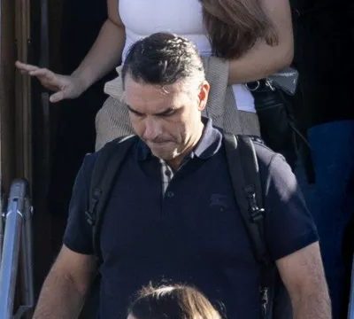 Flávio Bolsonaro viaja para os Estados Unidos com a família