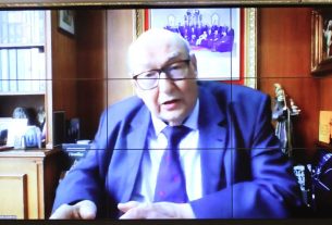 Ives Gandra diz que Flávio errou ao se declarar presidente e critica interferência do STF