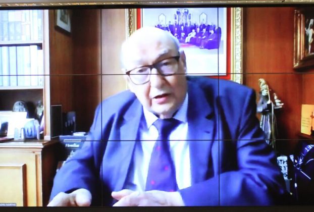 Ives Gandra diz que Flávio errou ao se declarar presidente e critica interferência do STF
